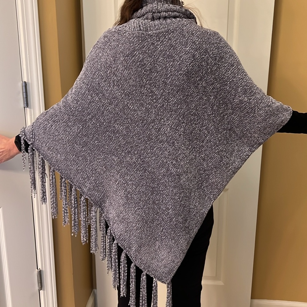 Gray Poncho with Fringe - Picture 4 of 14